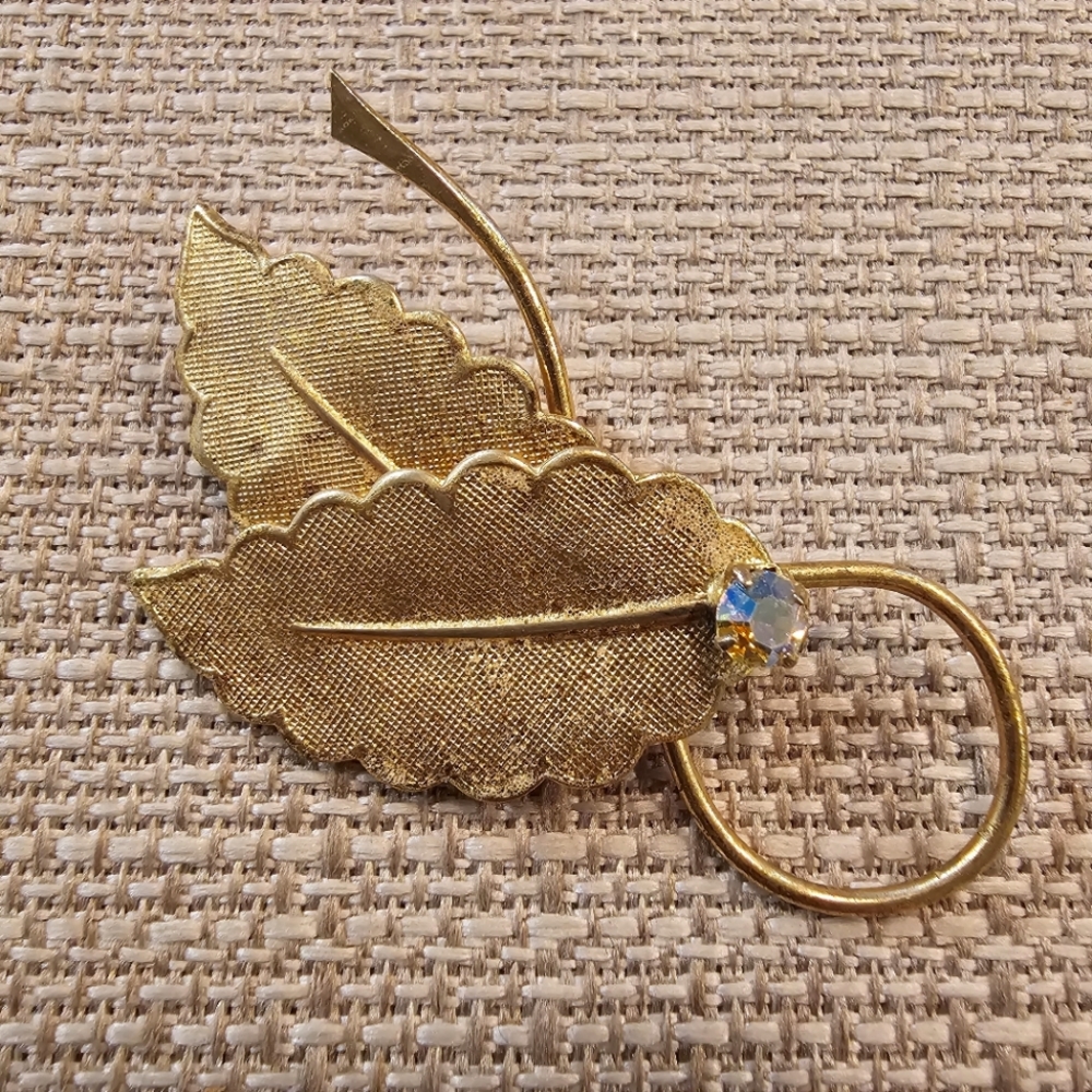 Vintage West Germany Mid Century goldtone leaf brooch w/ Aurora Borealis Stones